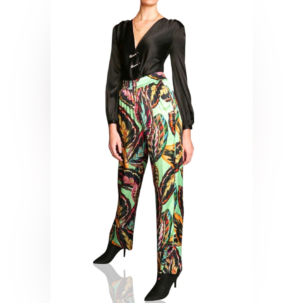 🆕 Kyle x Shahida Leaf Print Straight Leg Pants